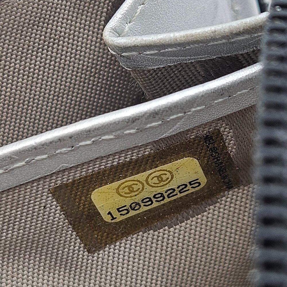 Chanel  Black Quilted Leather Cambon Ligne Zippy Organizer Wallet - Picture 4 of 17